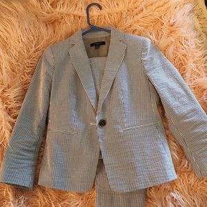 ANN TAYLOR 2 PIECE SUIT SET